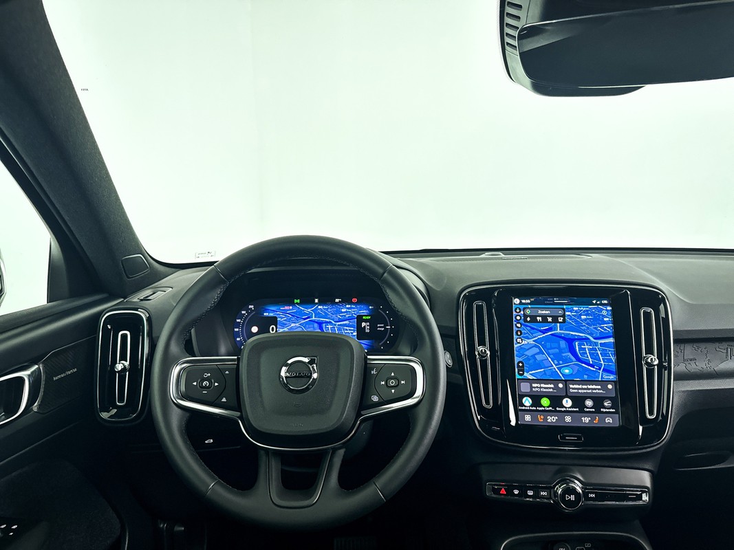 Volvo EX40