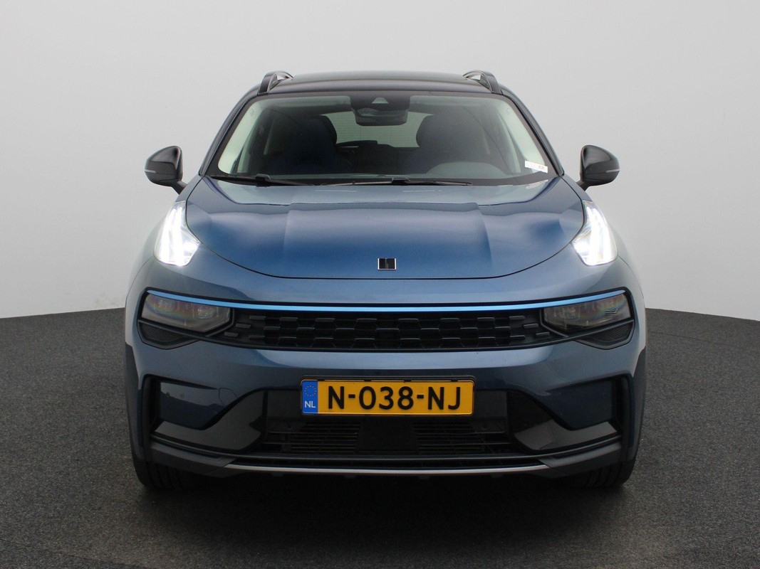 Lynk & Co 01