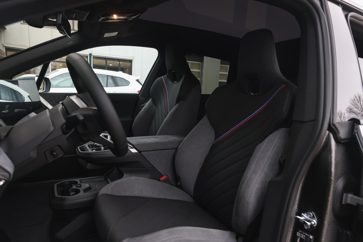BMW iX