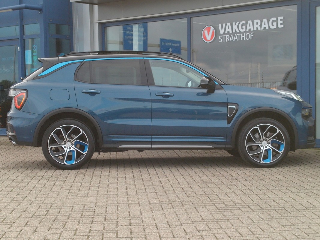 Lynk & Co 01
