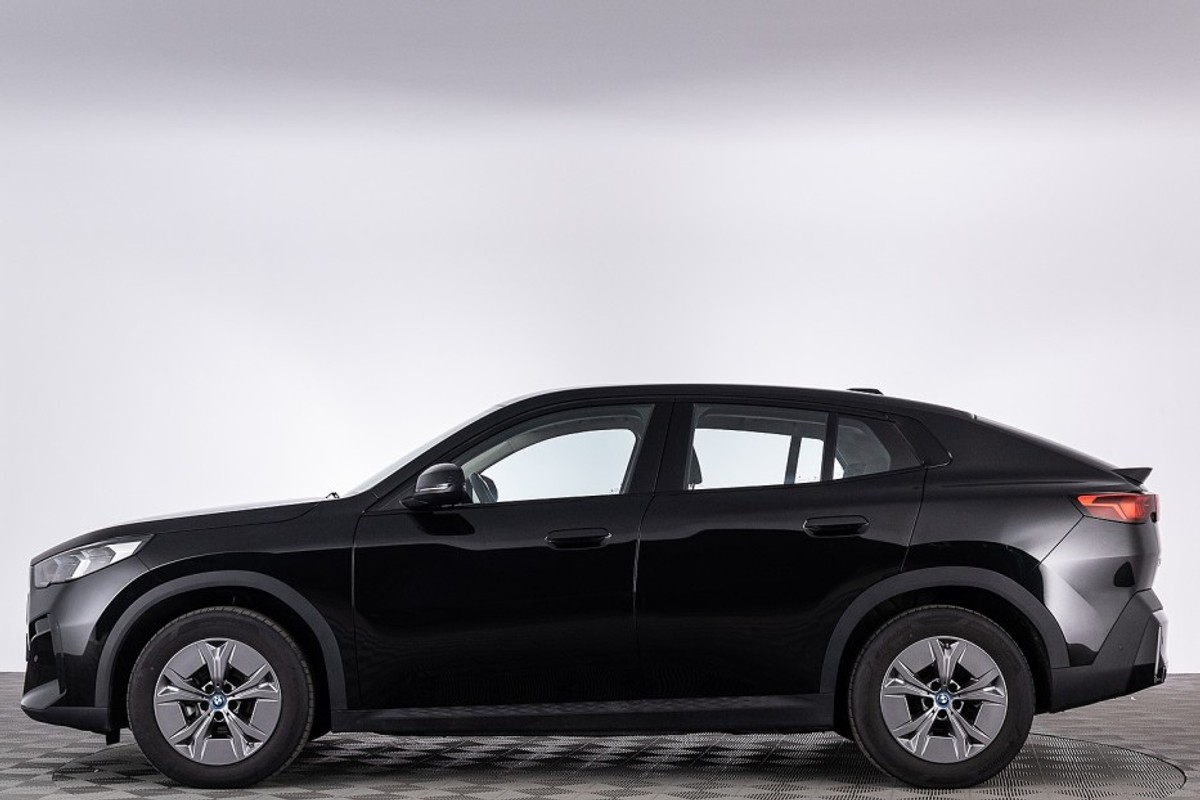 BMW iX2