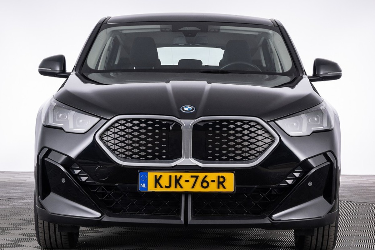 BMW iX2