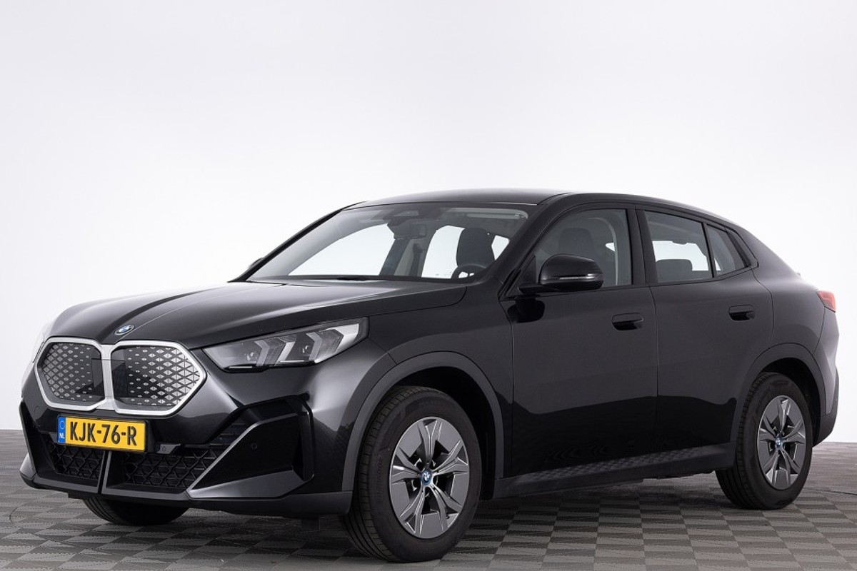 BMW iX2