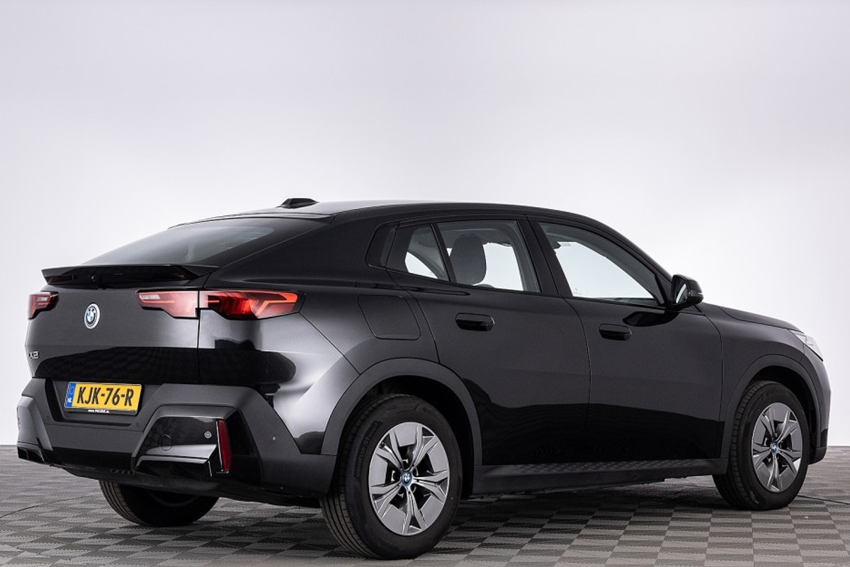 BMW iX2