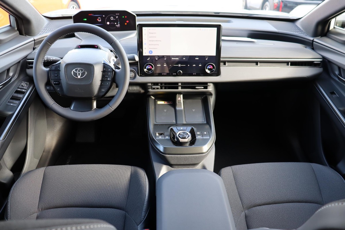 Toyota C-HR+