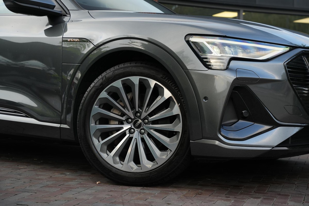 Audi e-tron