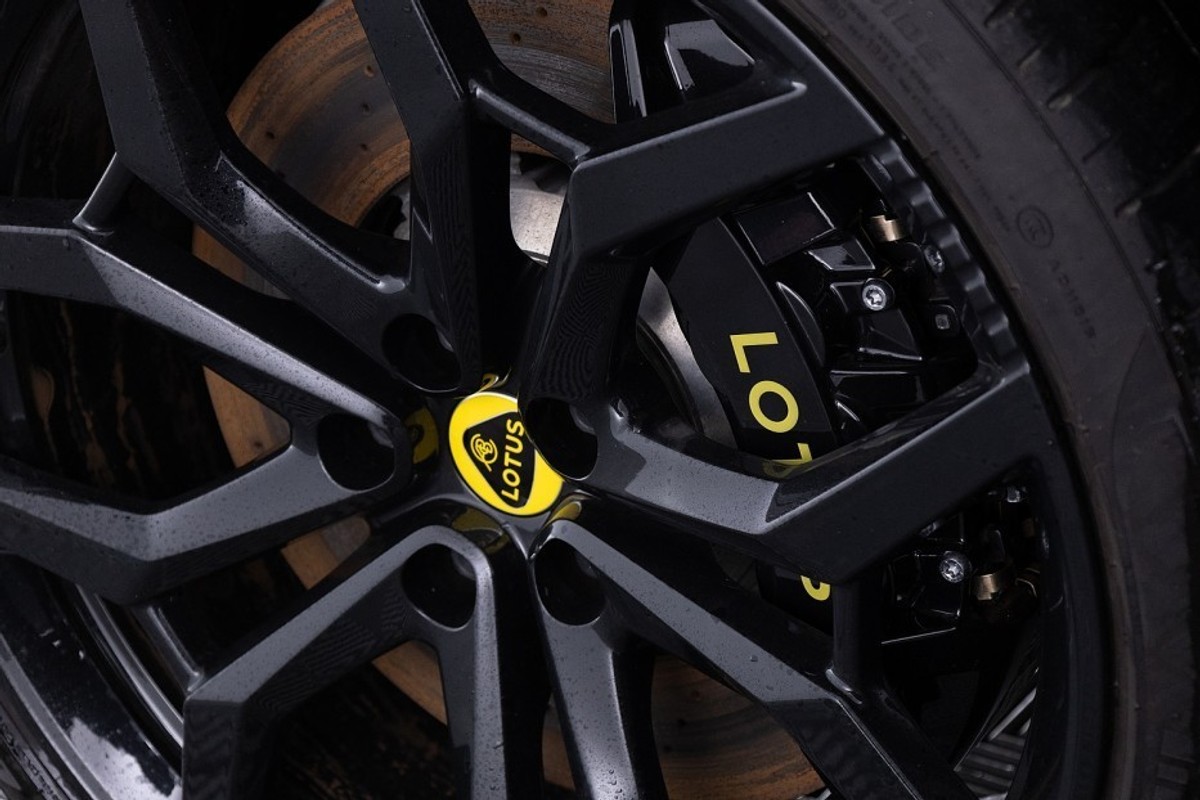 Lotus Eletre