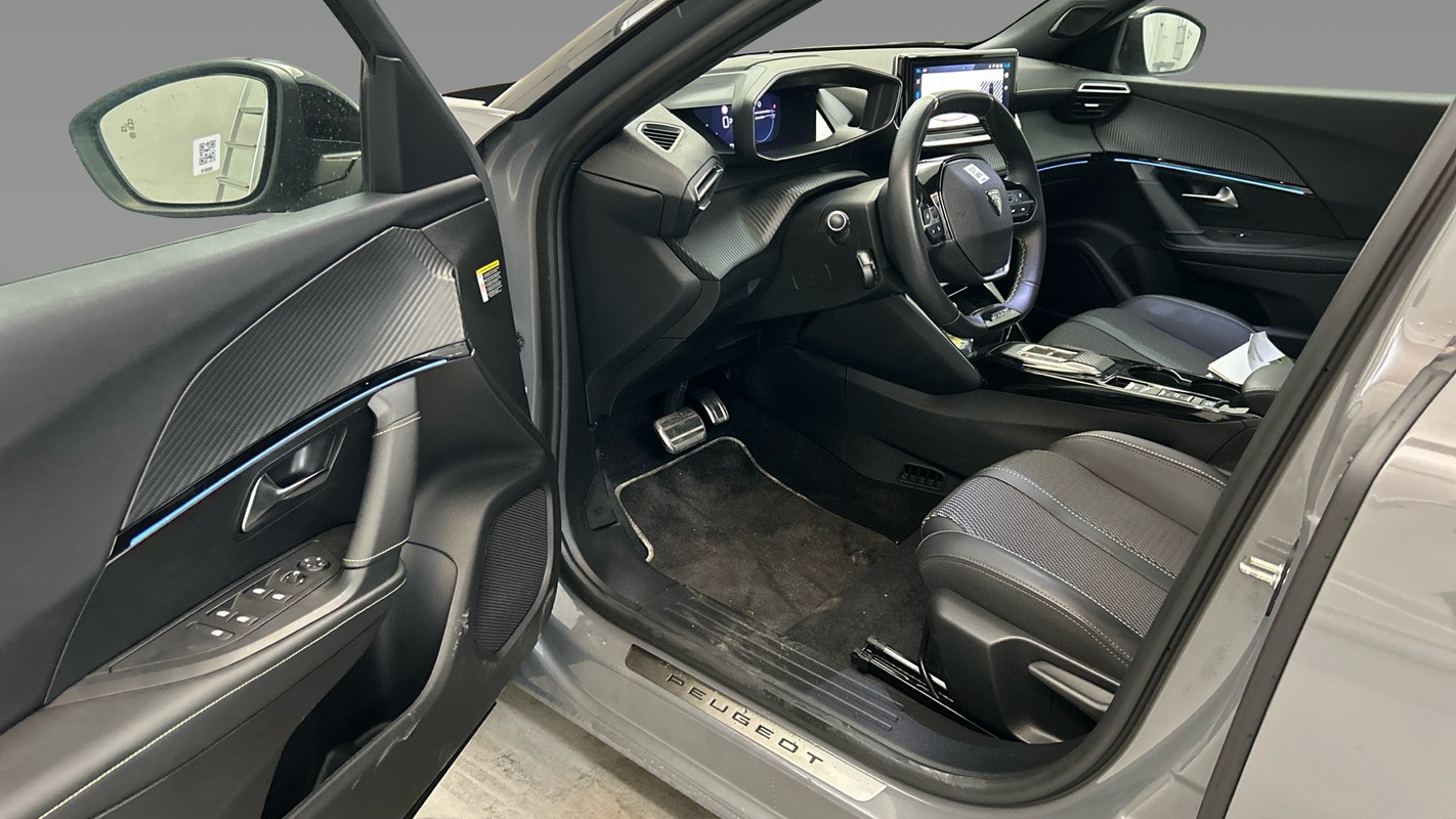 Peugeot e-2008