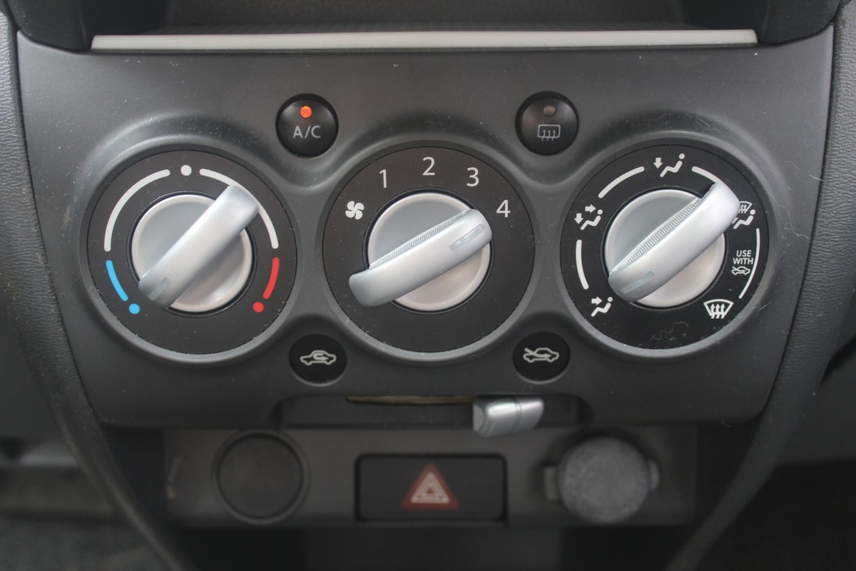 Nissan Pixo