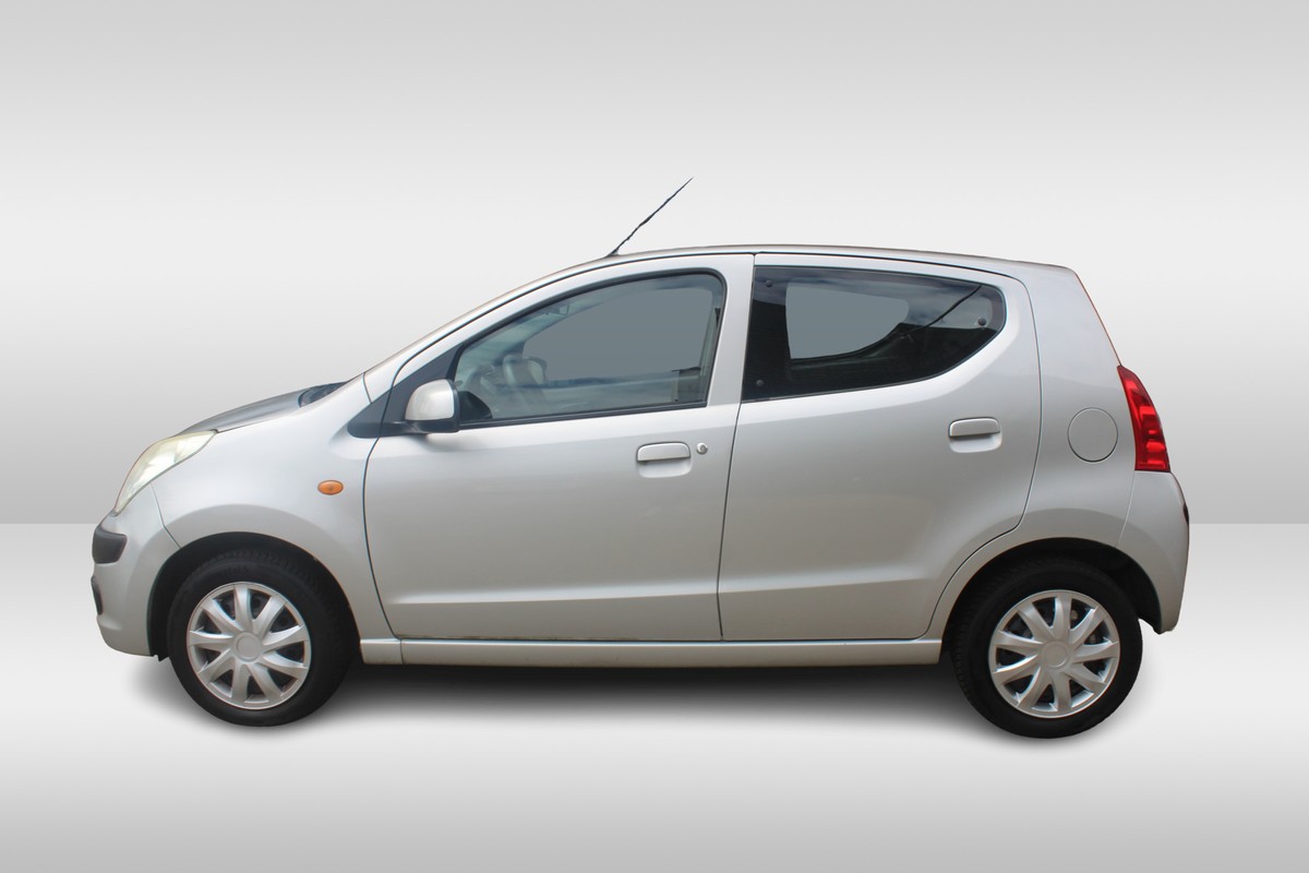 Nissan Pixo
