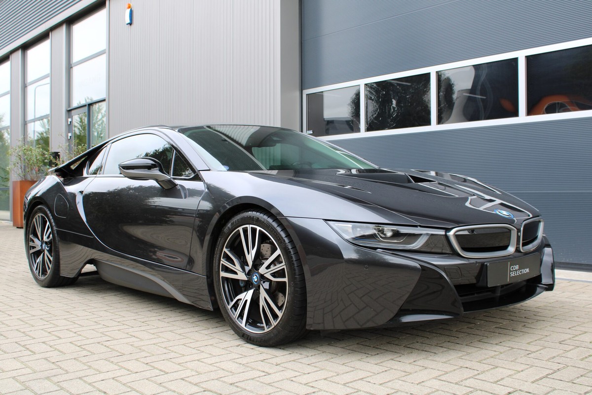 BMW i8