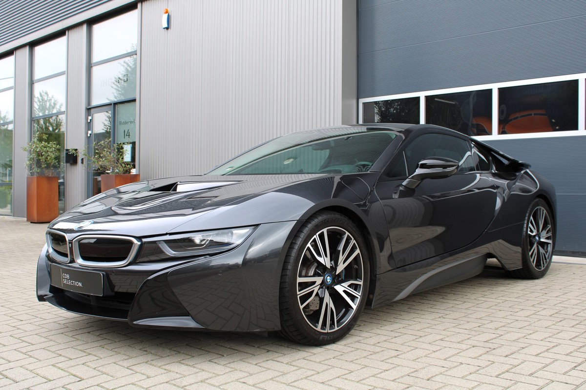 BMW i8