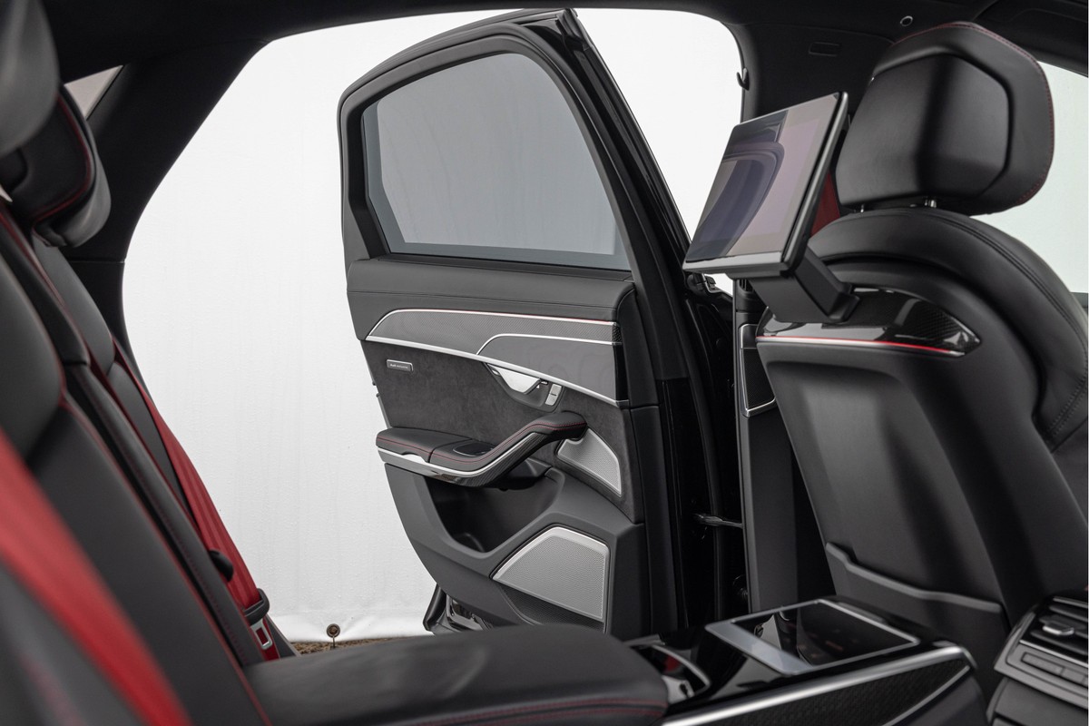 Audi S8