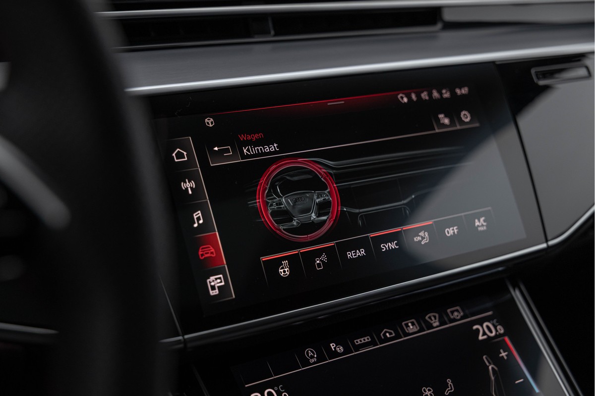 Audi S8