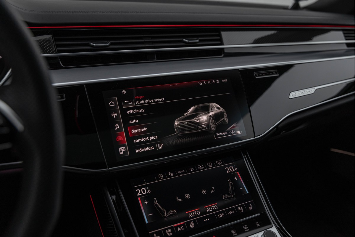 Audi S8