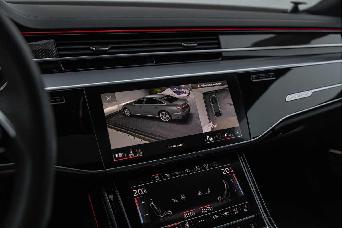 Audi S8