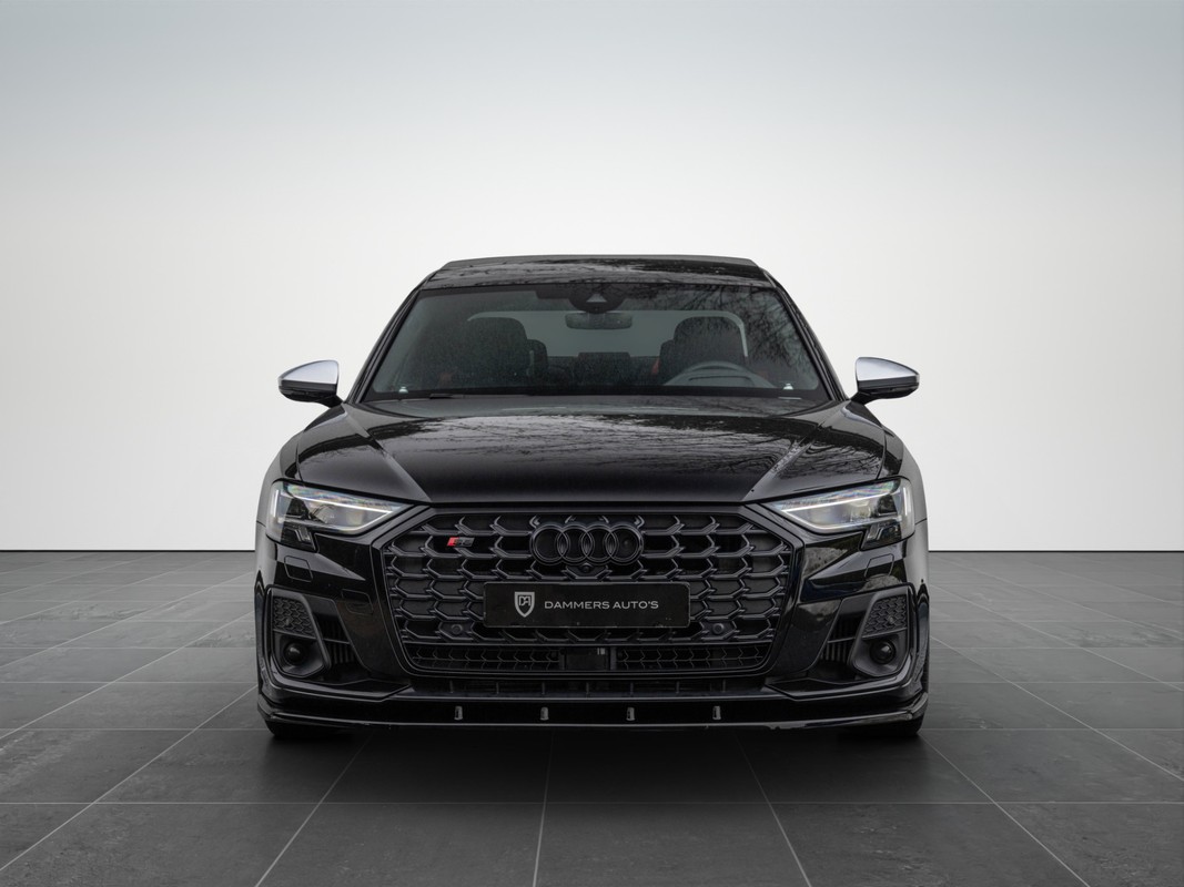 Audi S8