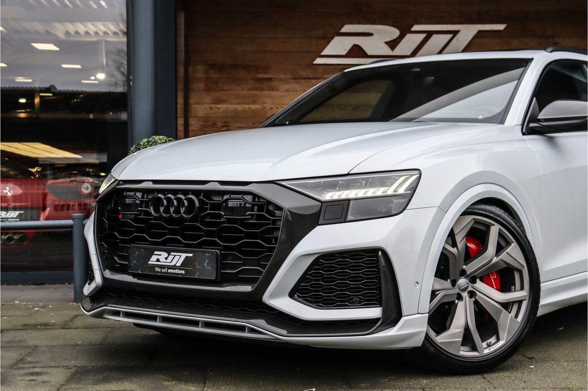 Audi RSQ8