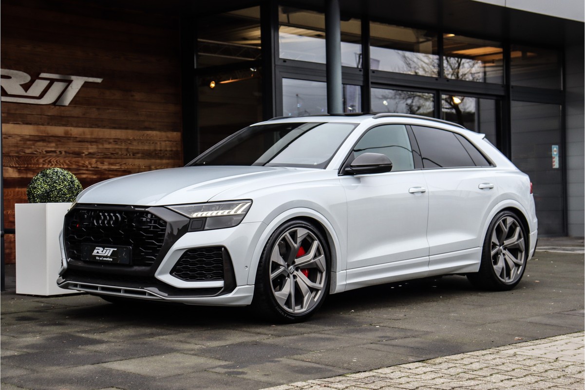 Audi RSQ8