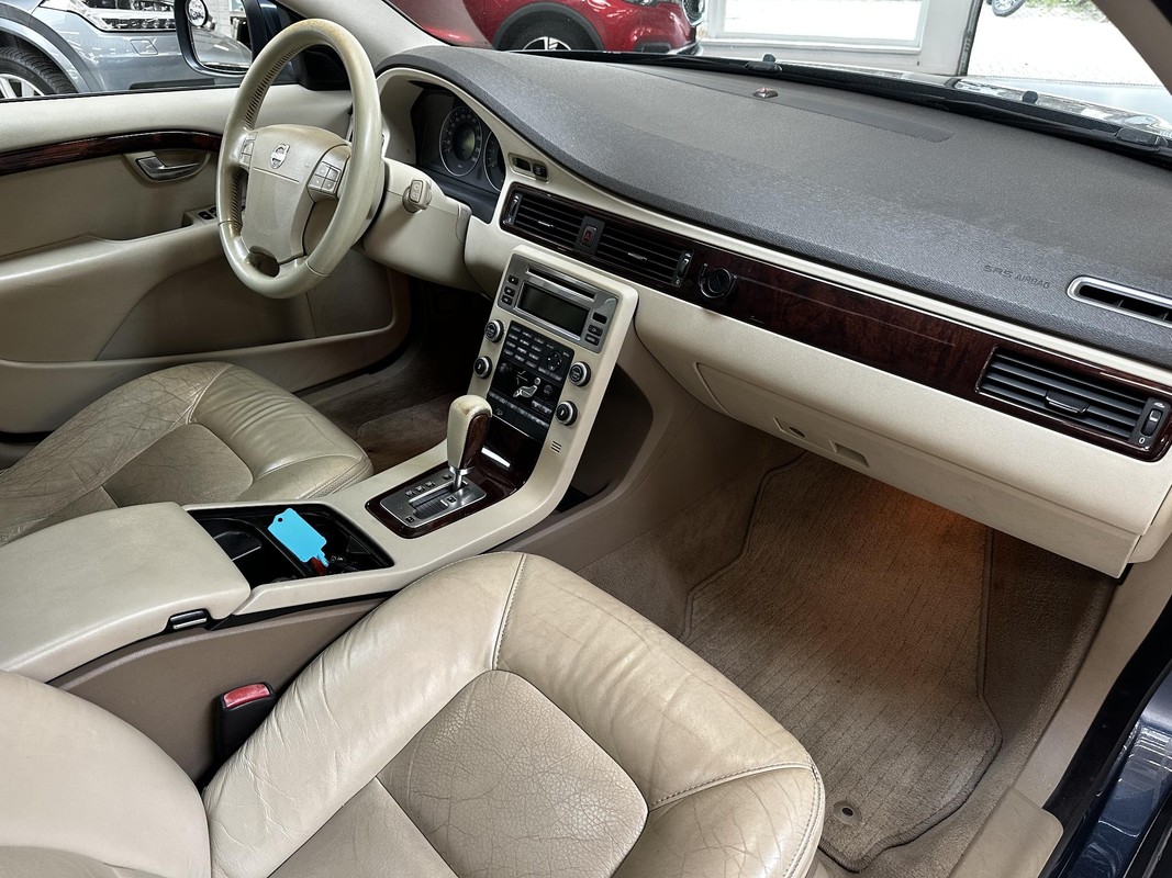 Volvo XC70
