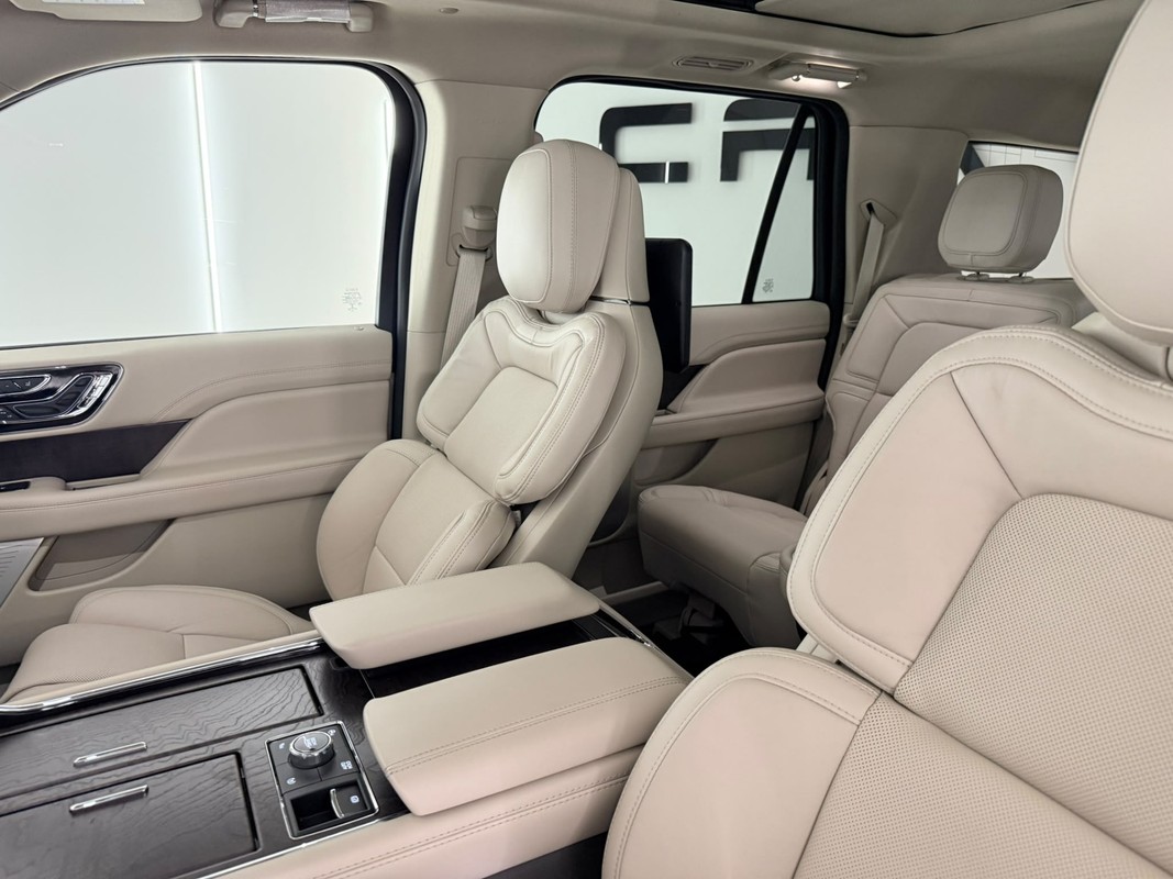 Lincoln Navigator