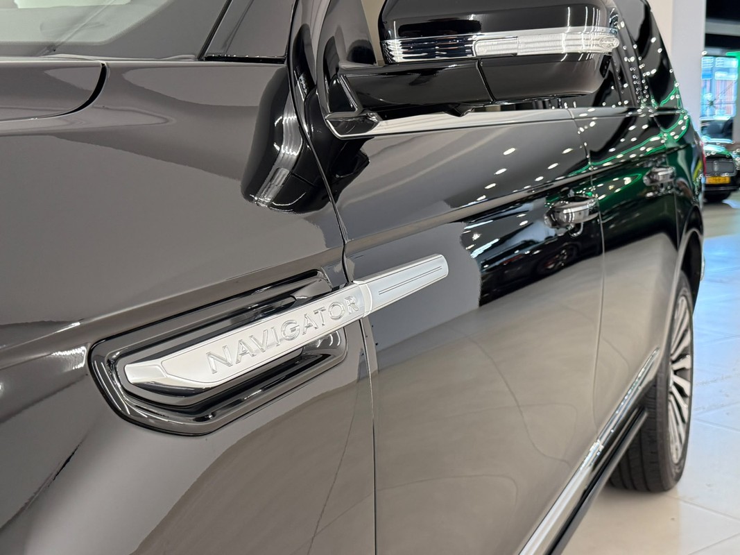 Lincoln Navigator