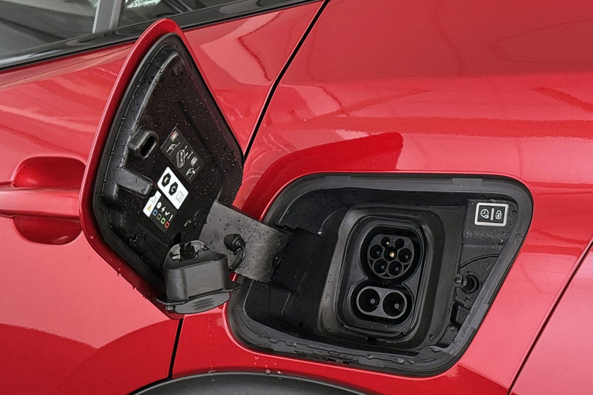 Peugeot e-2008