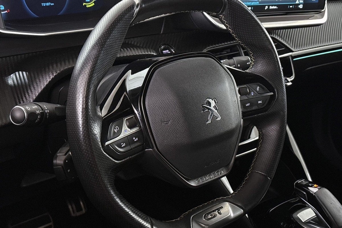 Peugeot e-2008