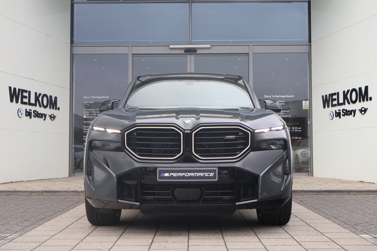 BMW XM