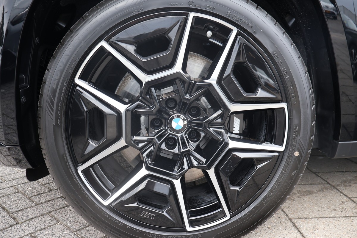 BMW XM
