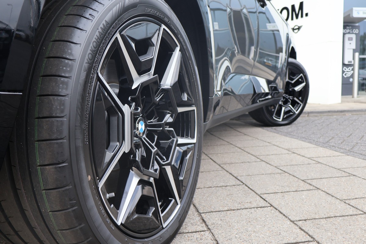 BMW XM