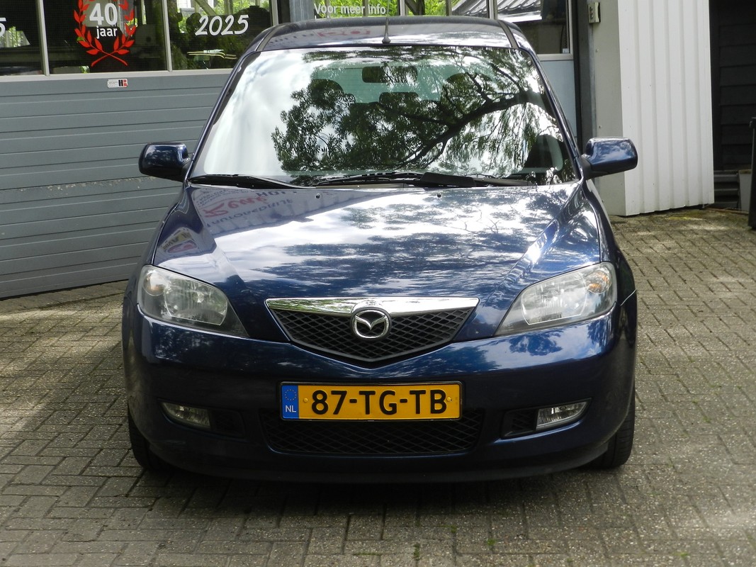 Mazda 2