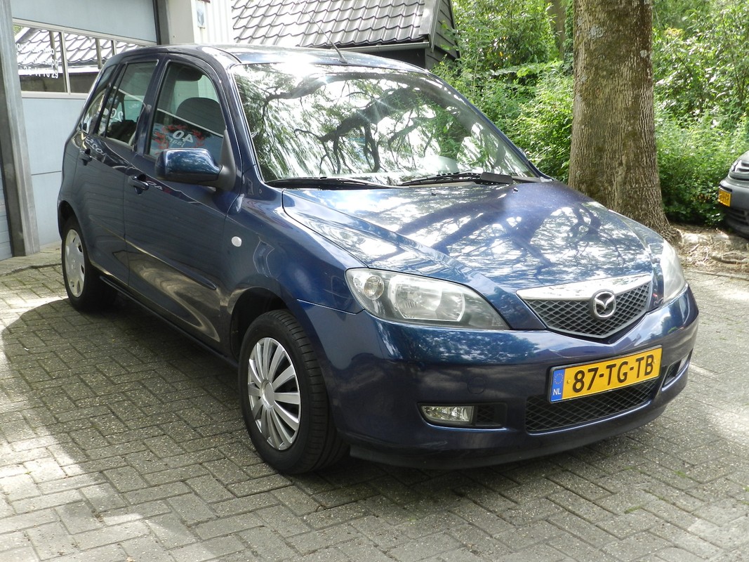 Mazda 2