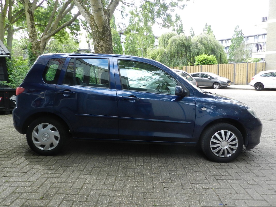 Mazda 2