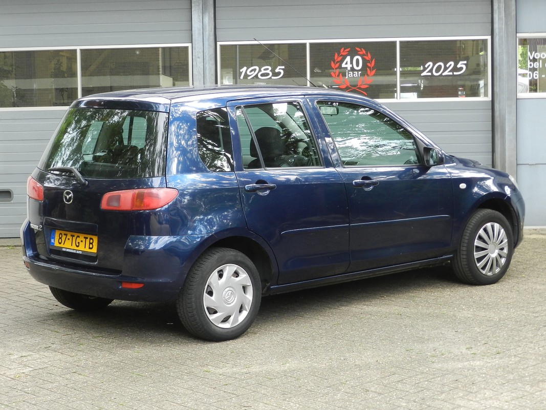 Mazda 2