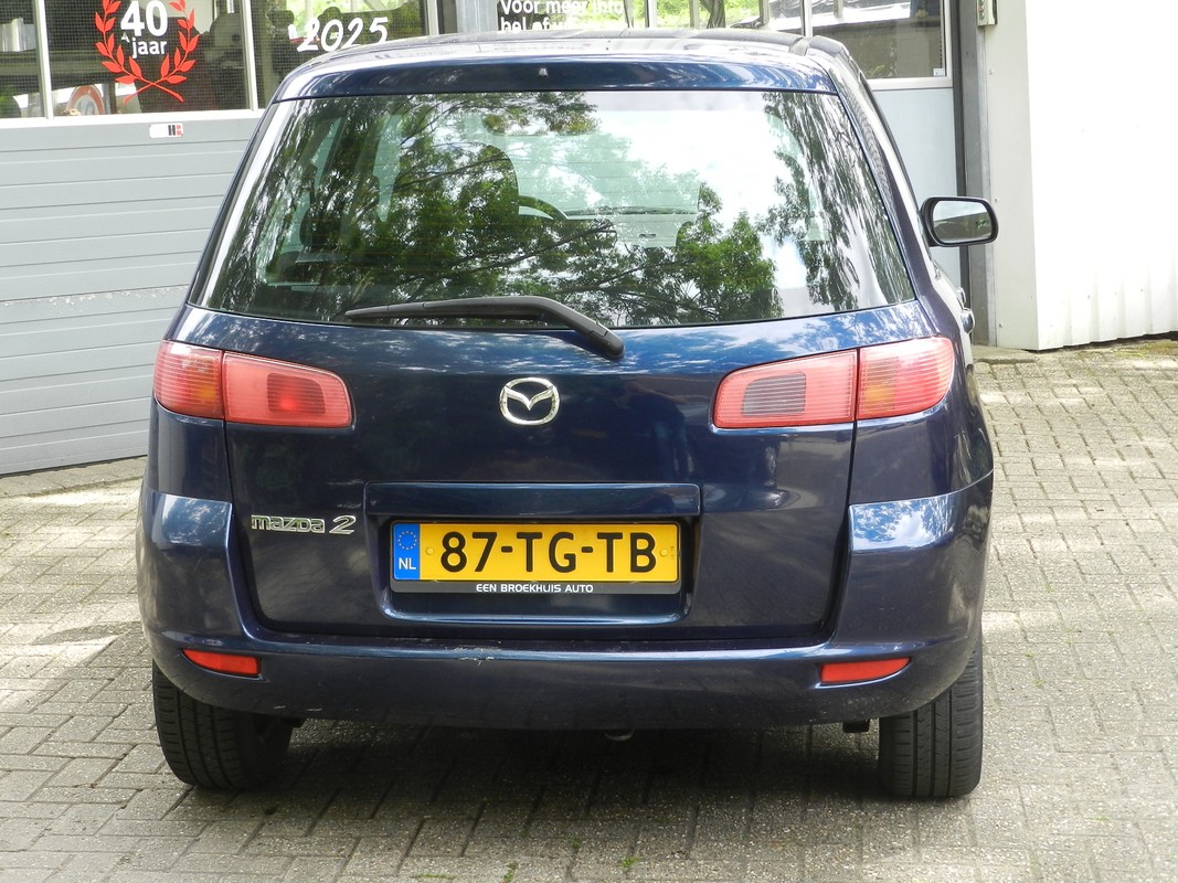 Mazda 2
