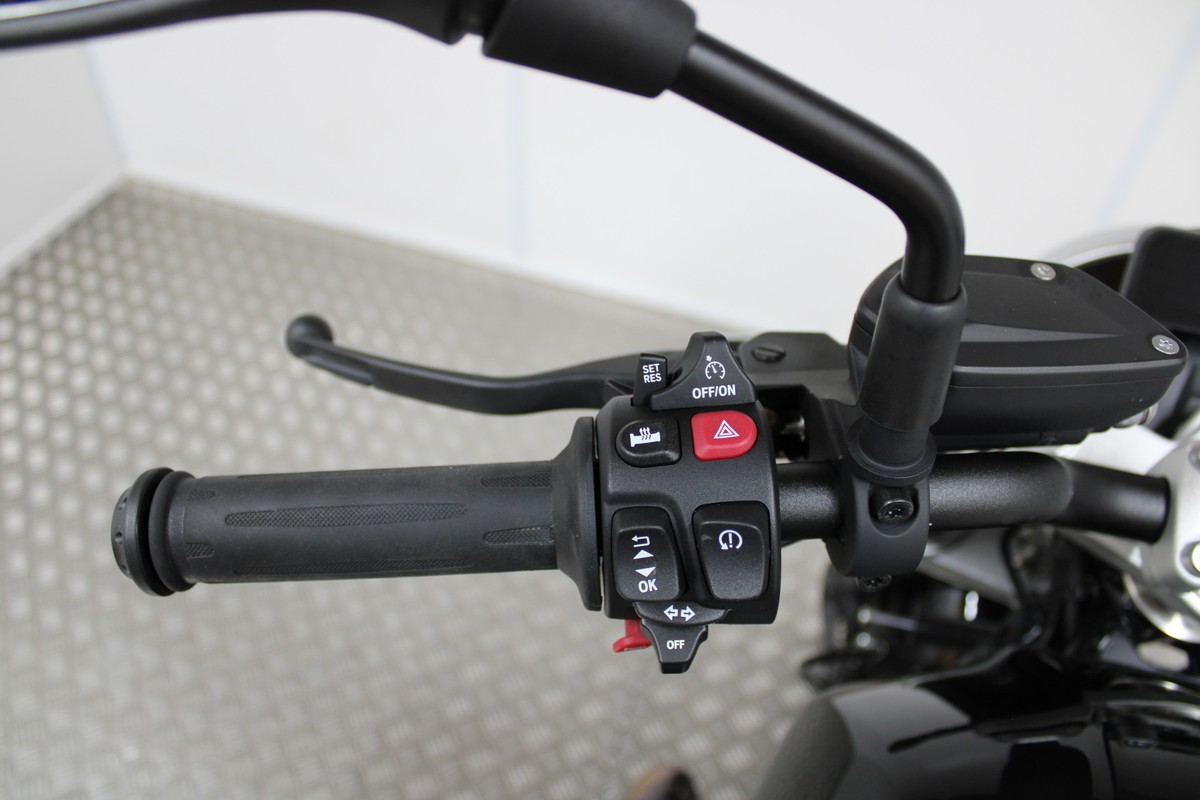 BMW R 12