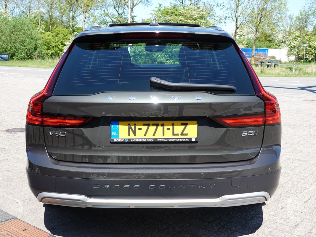 Volvo V90