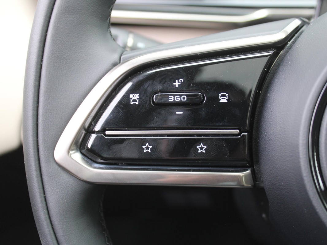 Mazda CX-6e