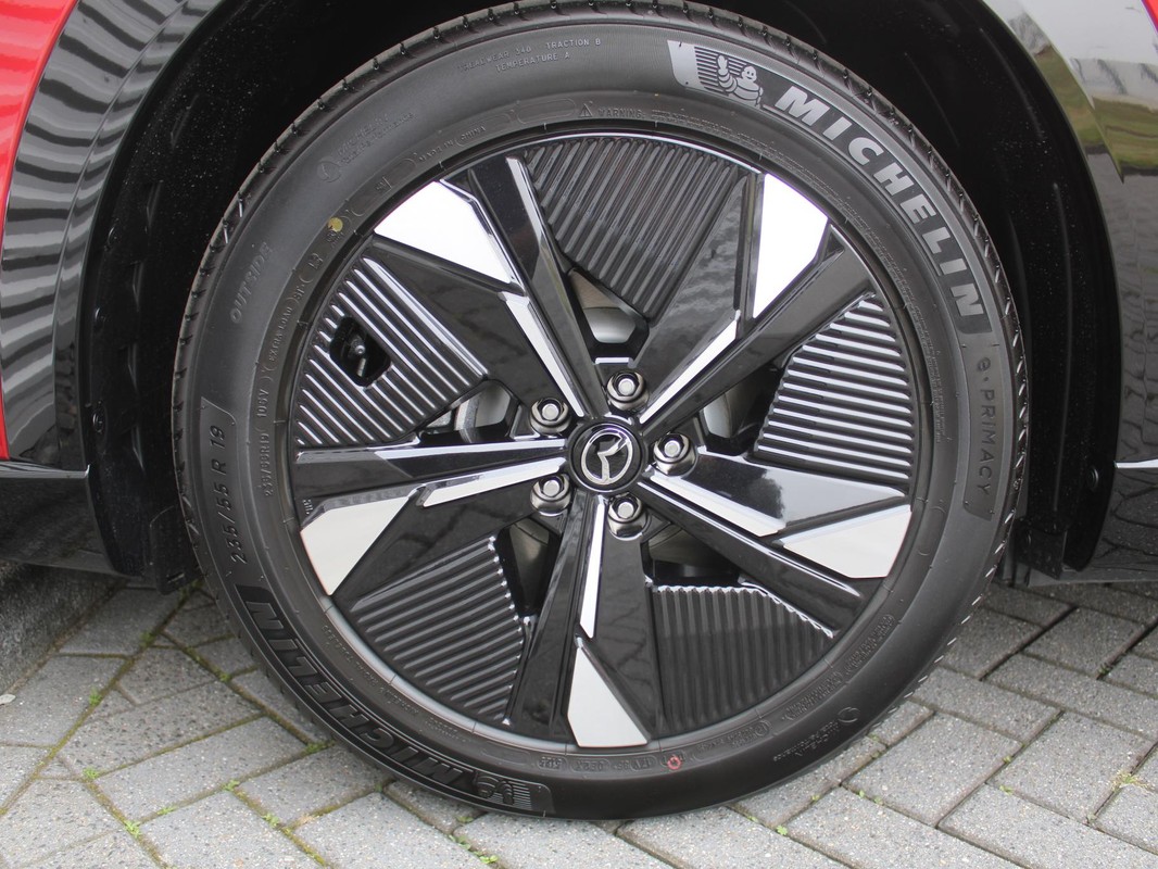 Mazda CX-6e