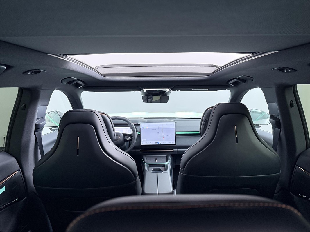 Lynk & Co 08