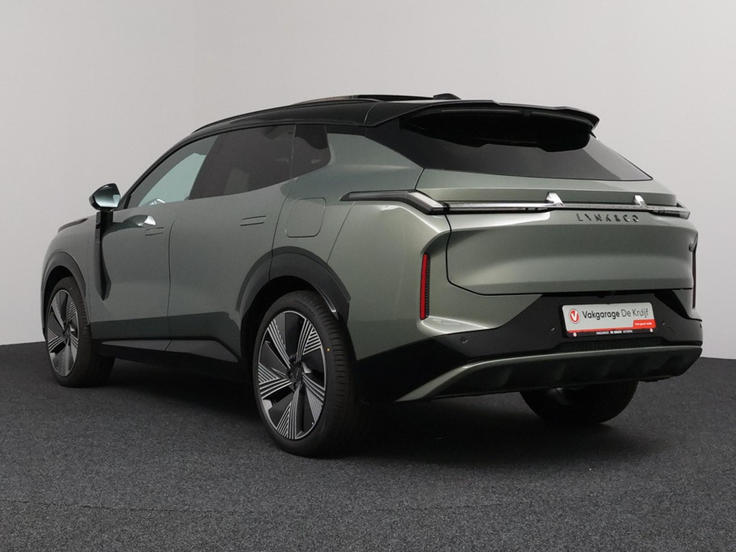 Lynk & Co 08