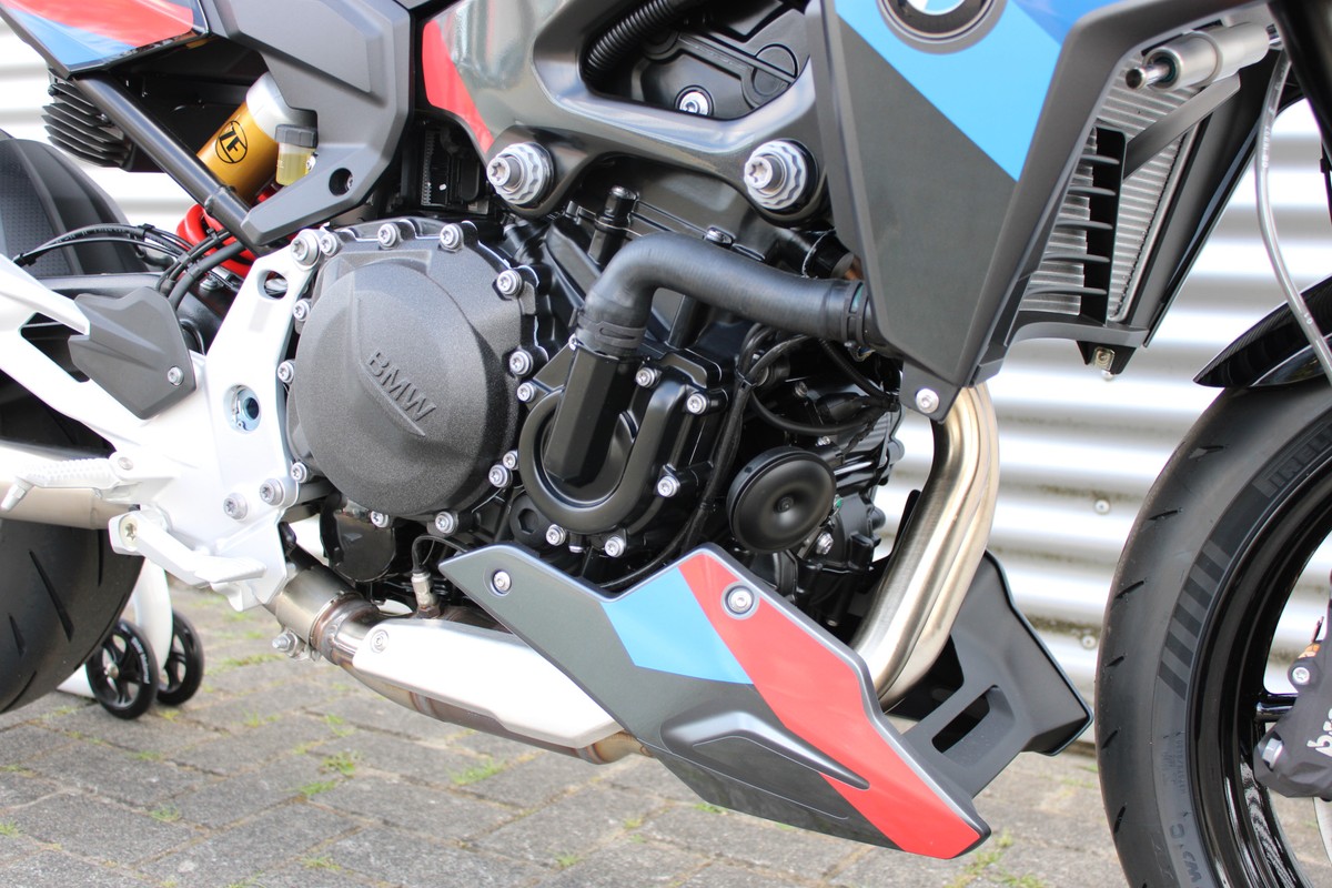 BMW F 900 R