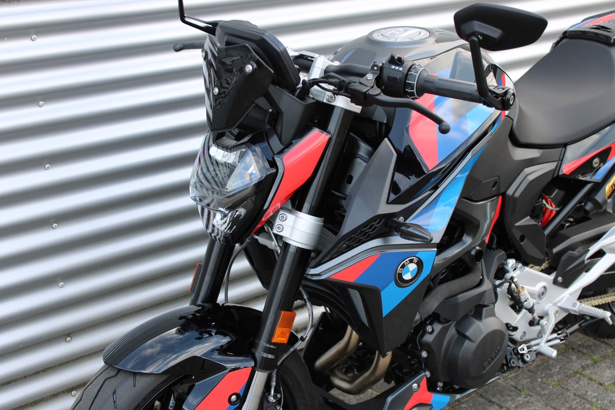 BMW F 900 R