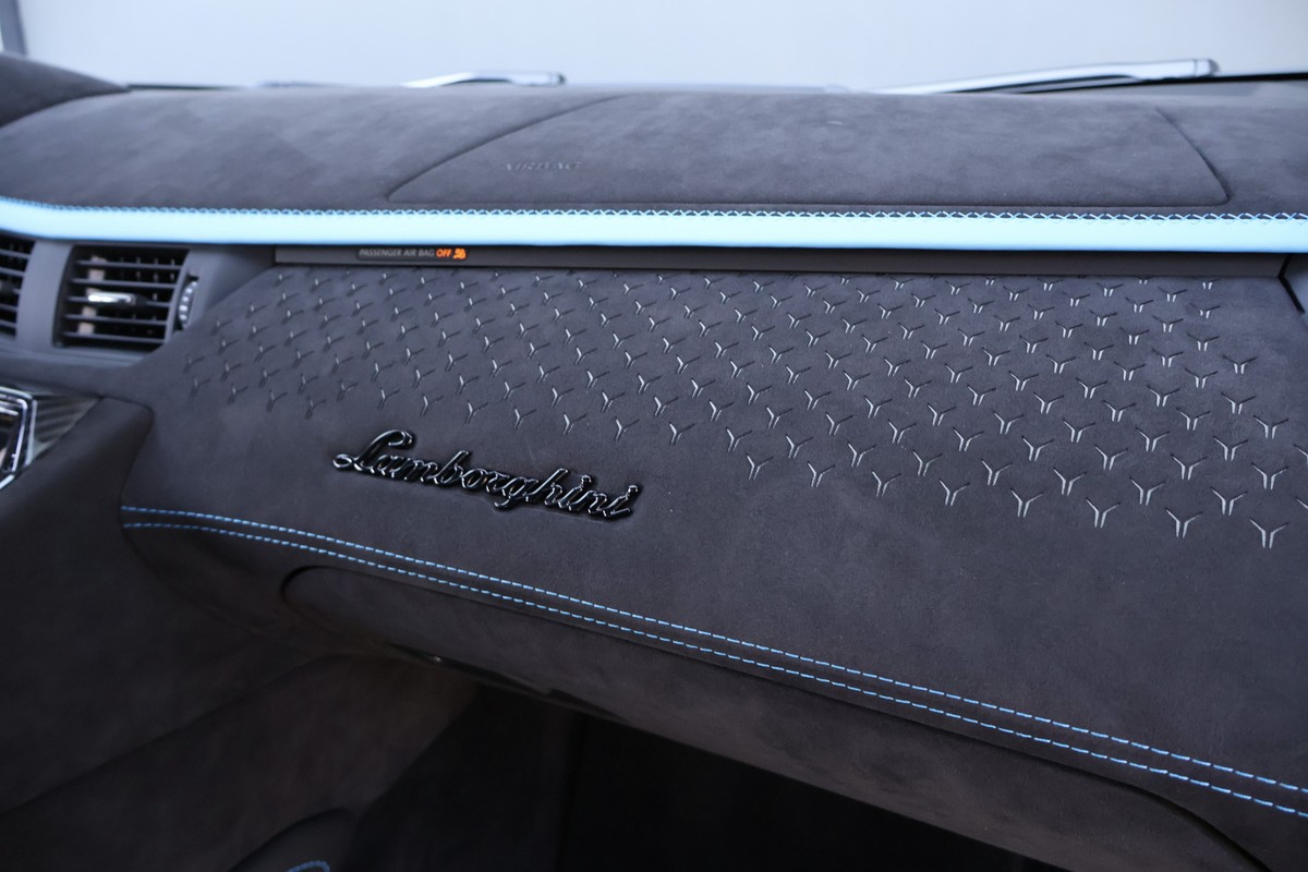 Lamborghini Aventador