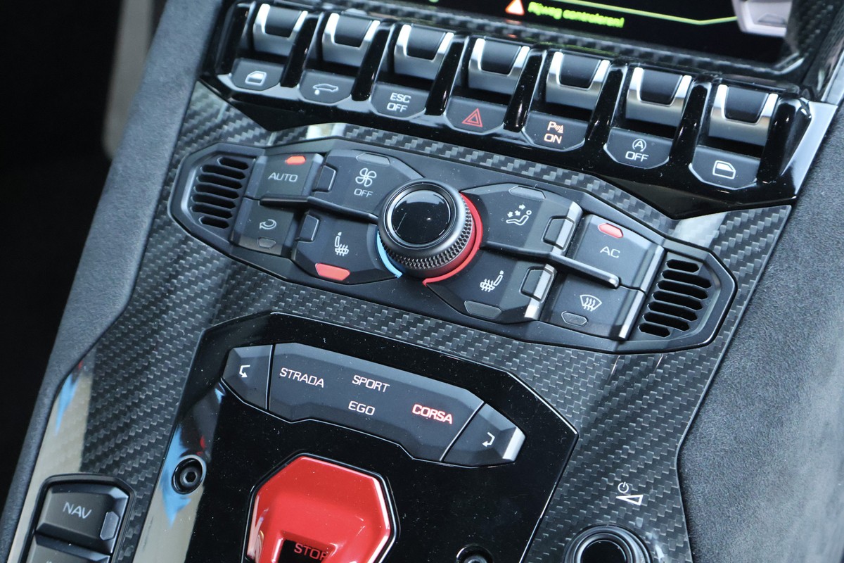 Lamborghini Aventador