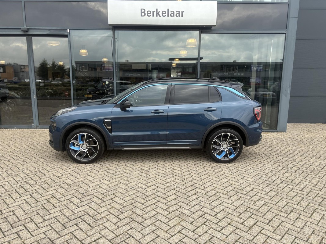 Lynk & Co 01