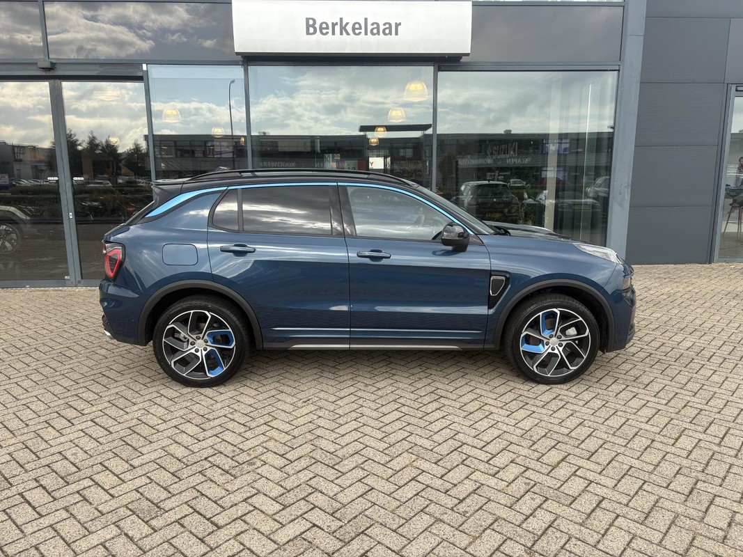 Lynk & Co 01