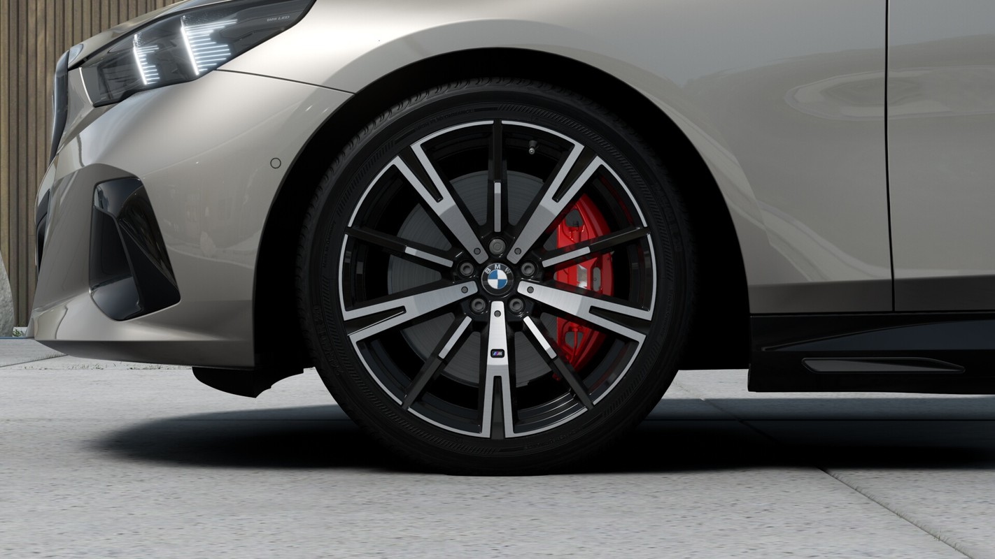BMW i5