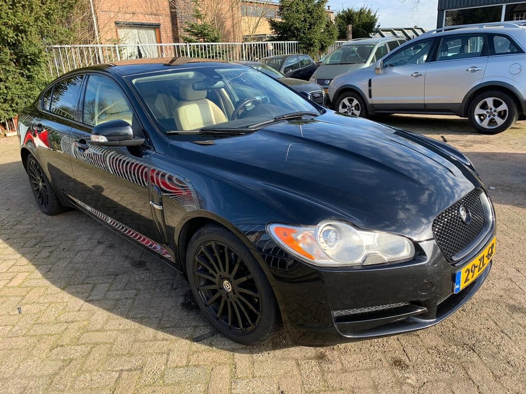 Jaguar XF